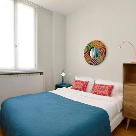 202117 - 6 Personnes A *